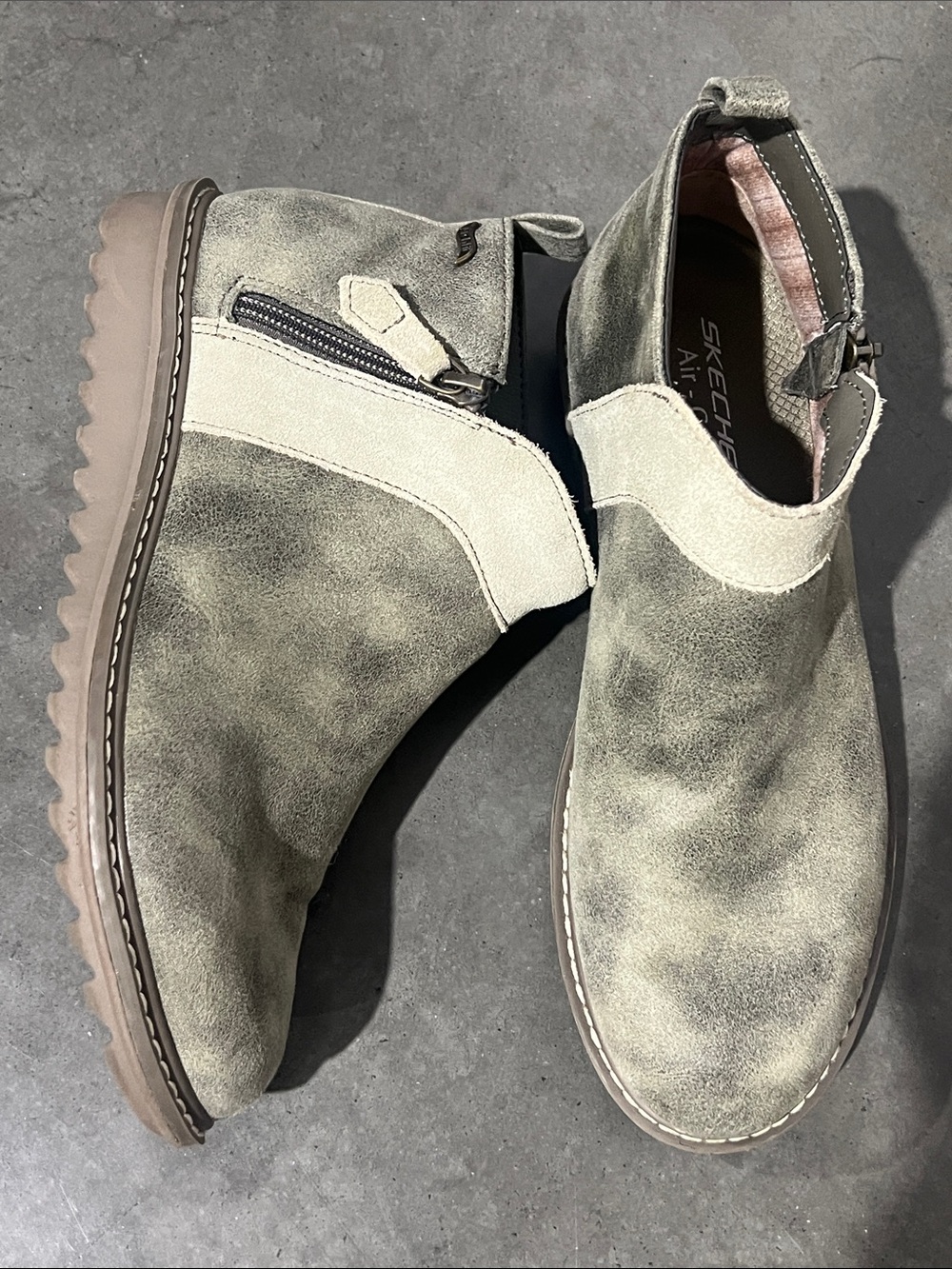 Sketchers Green Arch Fit Mojave